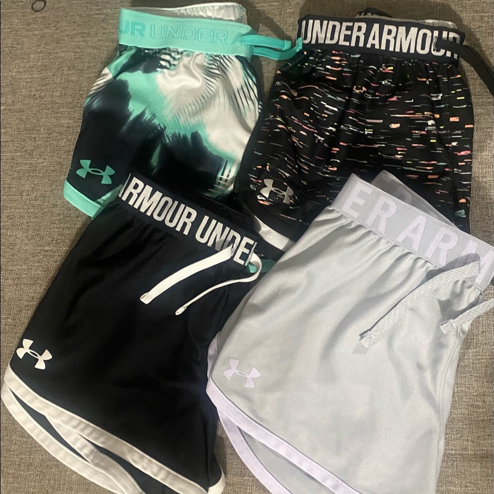 Girls UA shorts size Med